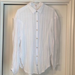 Free people whit shirt